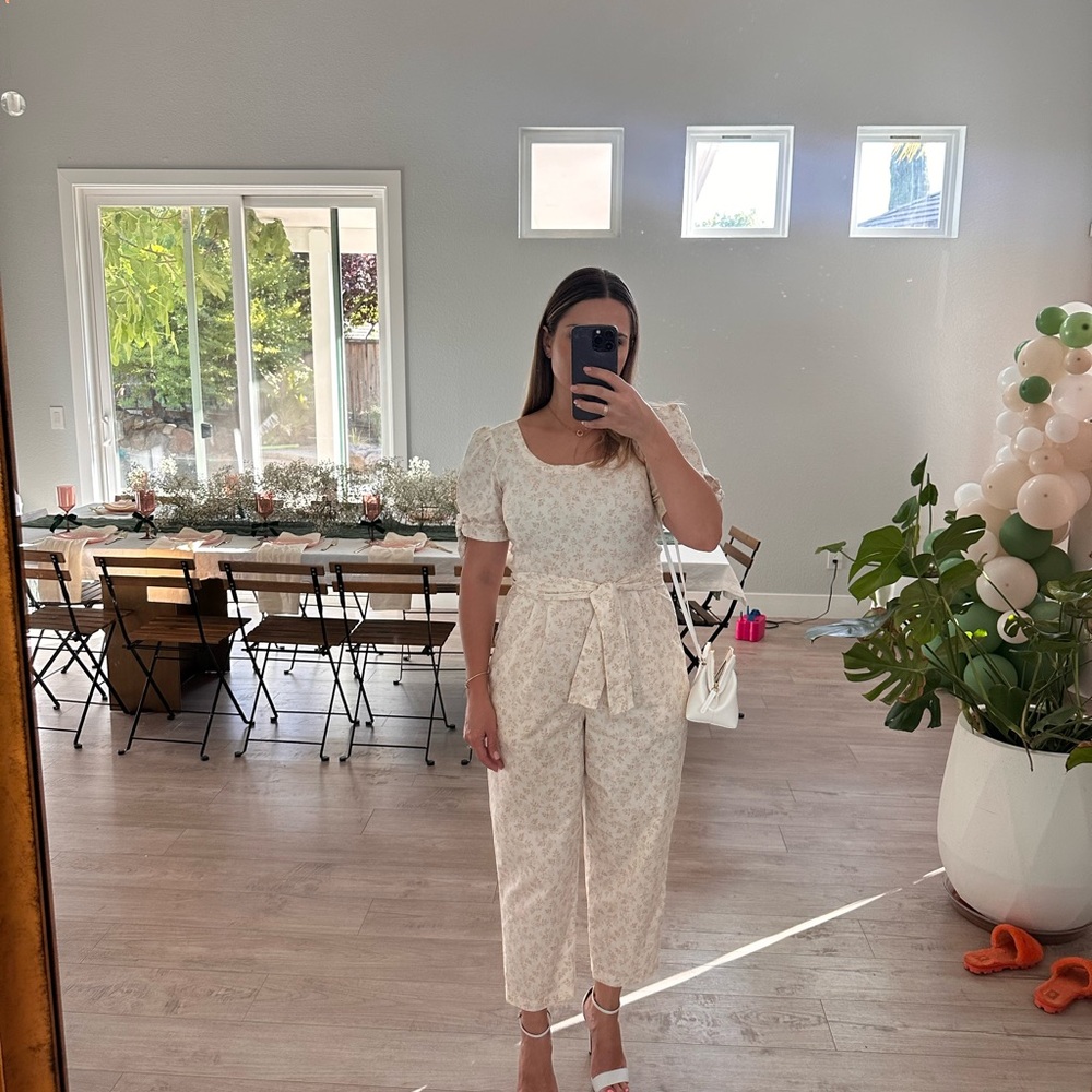 Elegant Cream Jumpsuit - Picture 5 of 8